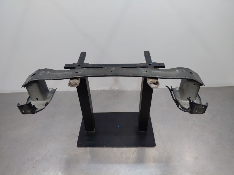 Recambio de refuerzo paragolpes delantero para jaguar e-pace (x540) 2.0 d150 awd referencia OEM IAM J9C5460  