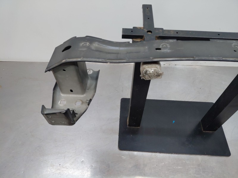Recambio de refuerzo paragolpes delantero para jaguar e-pace (x540) 2.0 d150 awd referencia OEM IAM J9C5460  