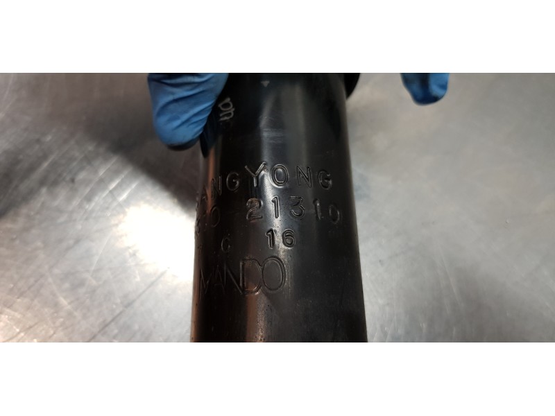 Recambio de amortiguador trasero derecho para ssangyong rodius xdi limited referencia OEM IAM 4531021310  