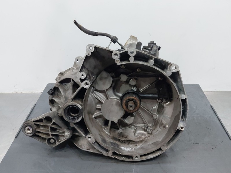 Recambio de caja cambios para ford focus iii 1.6 tdci referencia OEM IAM AV6R7002KF  