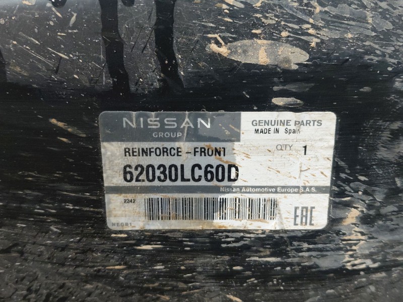 Recambio de refuerzo paragolpes delantero para nissan nt400 cabstar (f24m) 28.12, 32.12, 35.12 (f91an) referencia OEM IAM   