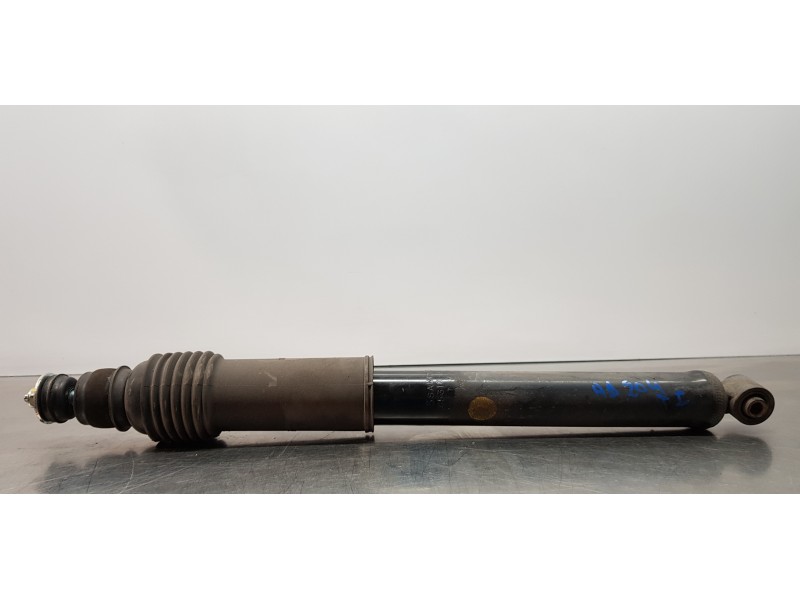 Recambio de amortiguador trasero izquierdo para ssangyong rodius xdi limited referencia OEM IAM 4531021310  
