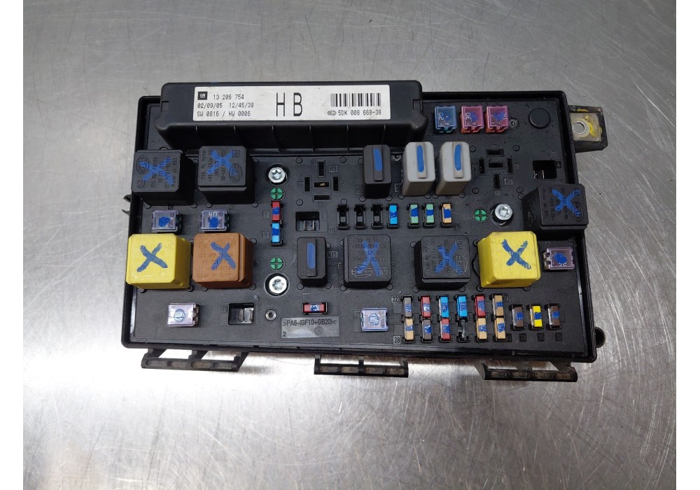 Recambio de caja reles / fusibles para opel astra h gtc (a04) 1.3 cdti (l08) referencia OEM IAM   