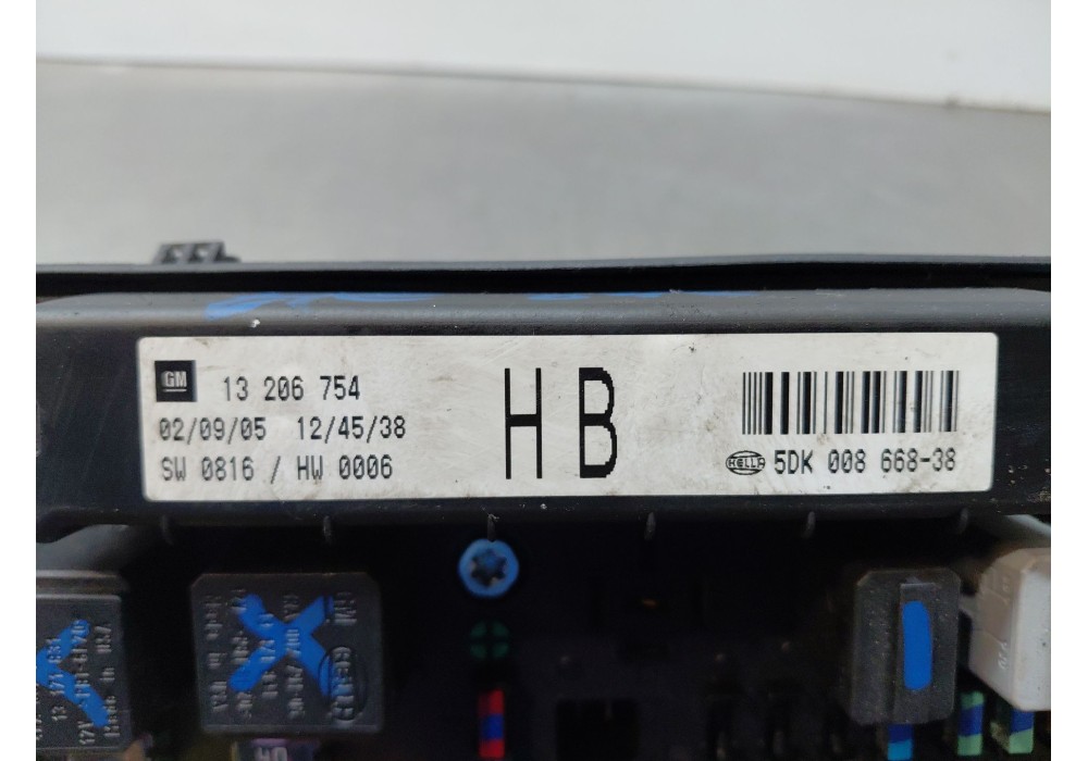 Recambio de caja reles / fusibles para opel astra h gtc (a04) 1.3 cdti (l08) referencia OEM IAM   