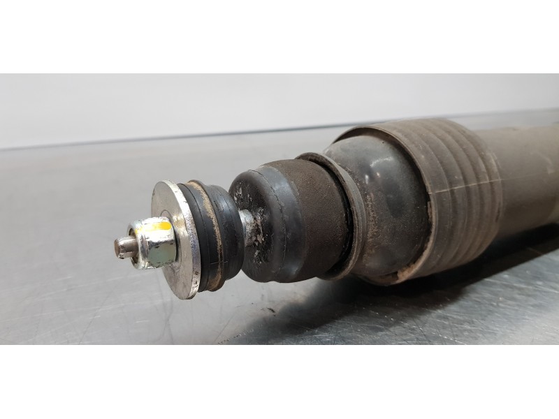 Recambio de amortiguador trasero izquierdo para ssangyong rodius xdi limited referencia OEM IAM 4531021310  