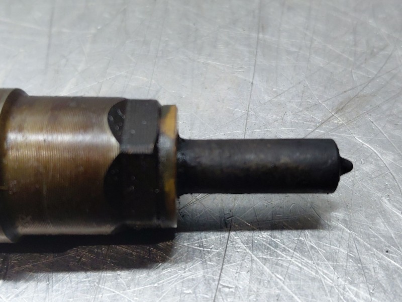Recambio de inyector para ford focus iv turnier (hp) 1.5 ecoblue referencia OEM IAM 0445110955 9828959880 