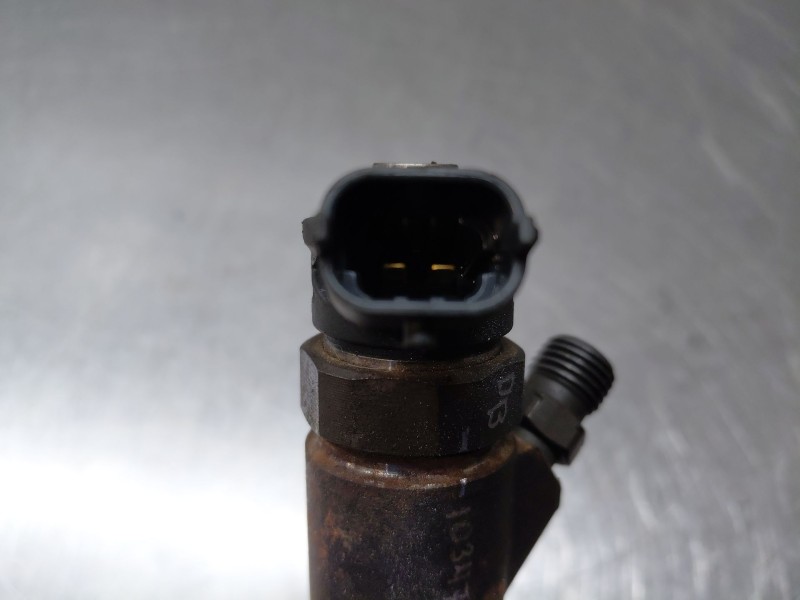 Recambio de inyector para ford focus iv turnier (hp) 1.5 ecoblue referencia OEM IAM 0445110955 9828959880 