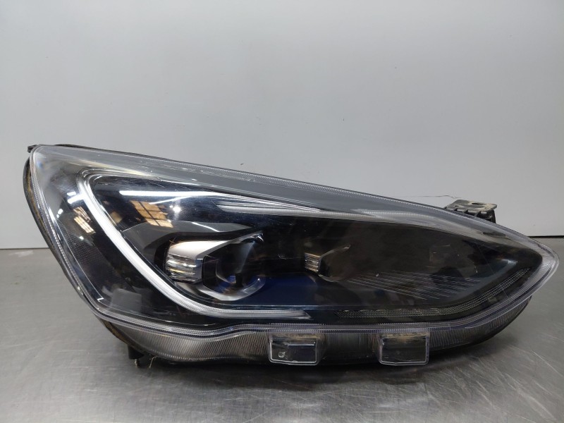 Recambio de faro derecho para ford focus iv turnier (hp) 1.5 ecoblue referencia OEM IAM 2581581 JX7B13B626BG 