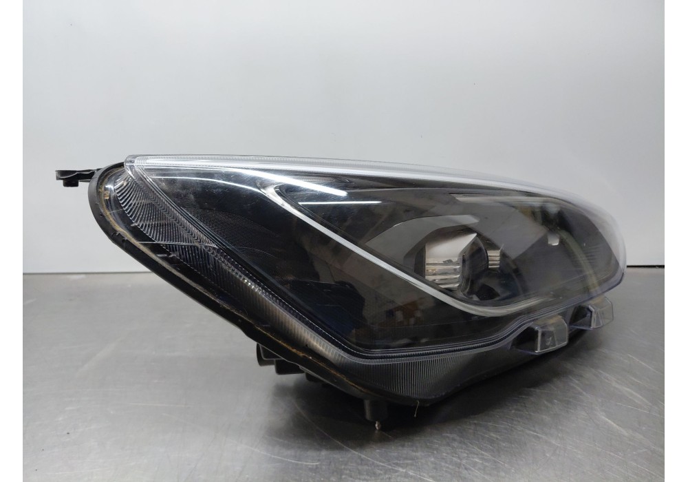 Recambio de faro derecho para ford focus iv turnier (hp) 1.5 ecoblue referencia OEM IAM 2581581 JX7B13B626BG 