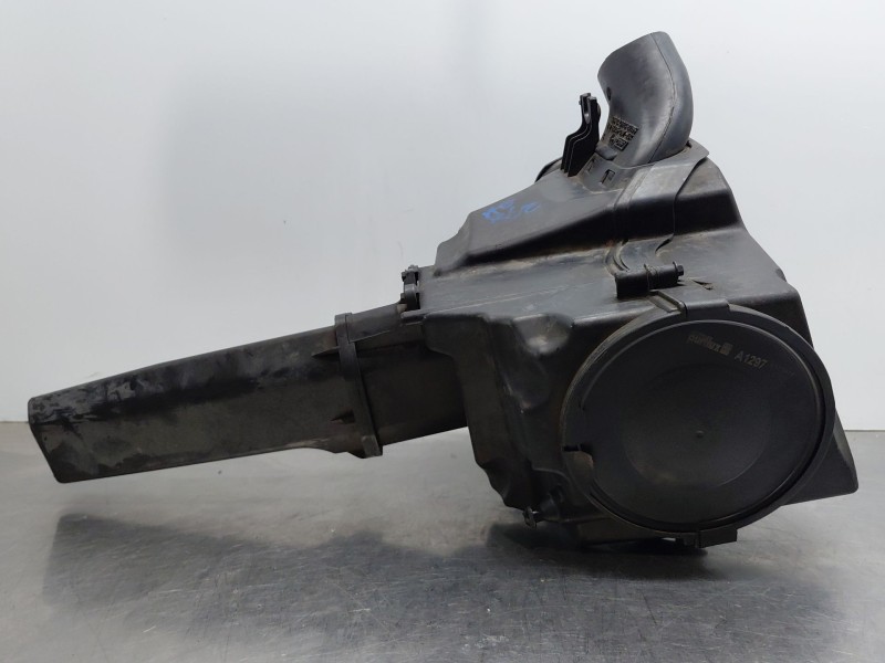 Recambio de filtro aire para ford focus iii 1.6 tdci referencia OEM IAM 1726131  
