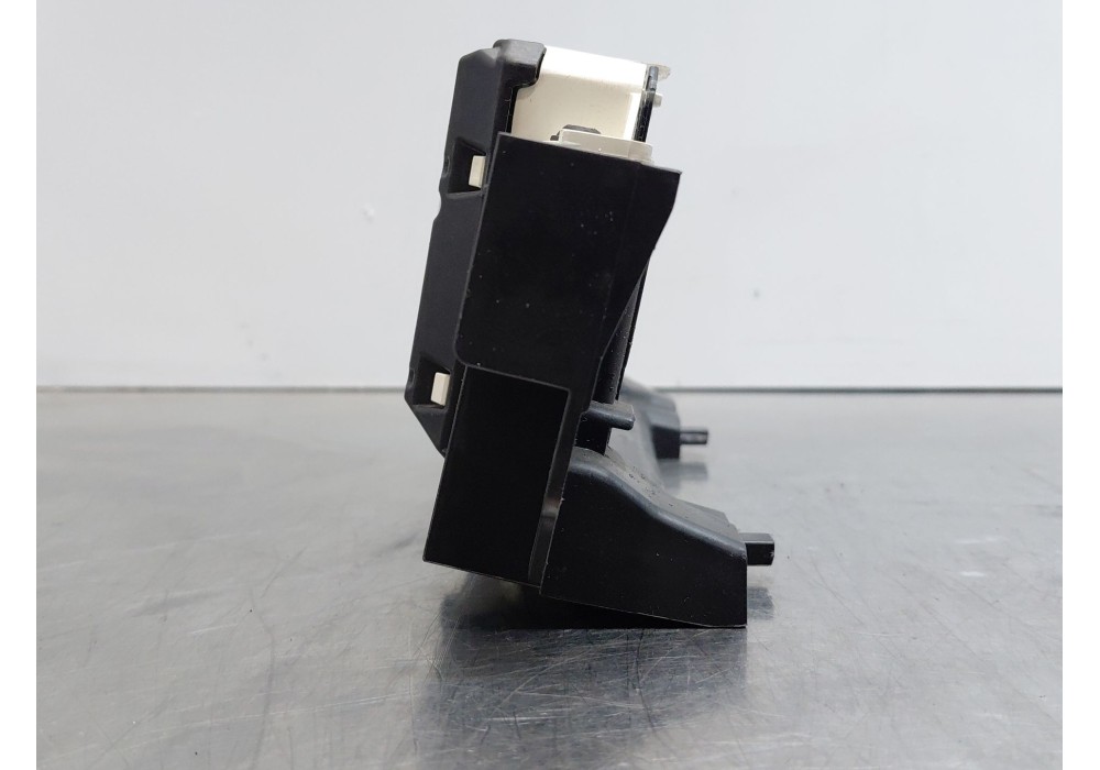 Recambio de pantalla multifuncion para ford focus iii 1.6 tdci referencia OEM IAM 1940785 AM5T18B955BD 