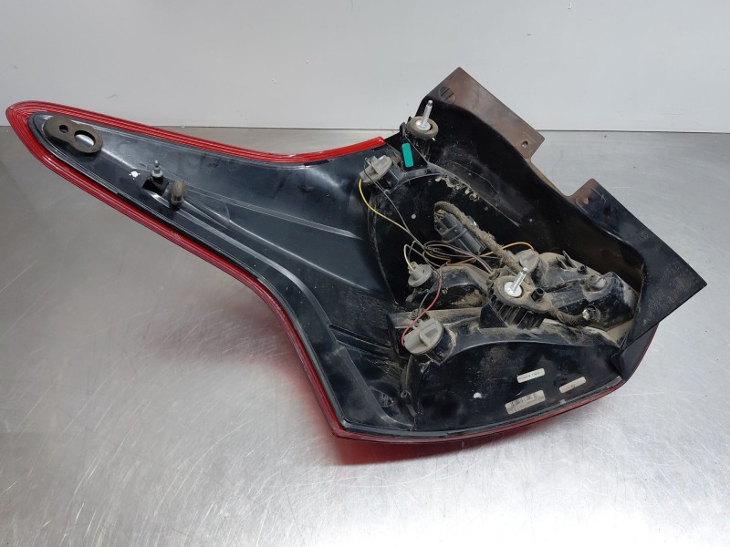 Recambio de piloto trasero derecho para ford focus iii 1.6 tdci referencia OEM IAM 1825319  