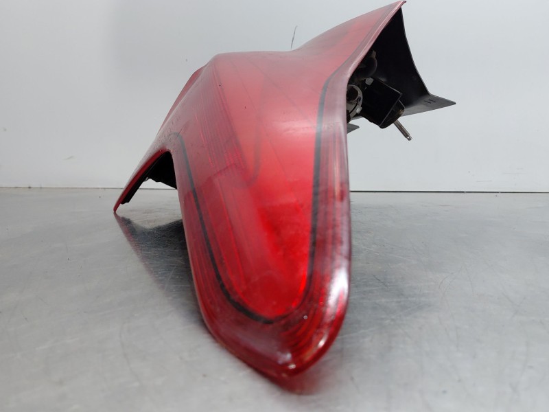 Recambio de piloto trasero derecho para ford focus iii 1.6 tdci referencia OEM IAM 1825319  