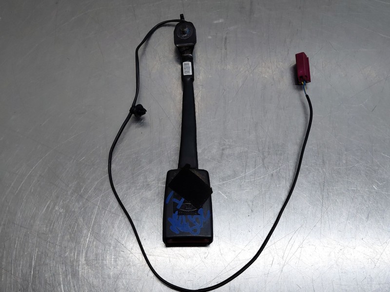 Recambio de enganche del cinturon delantero izq para ford focus iii 1.6 tdci referencia OEM IAM 1852180  