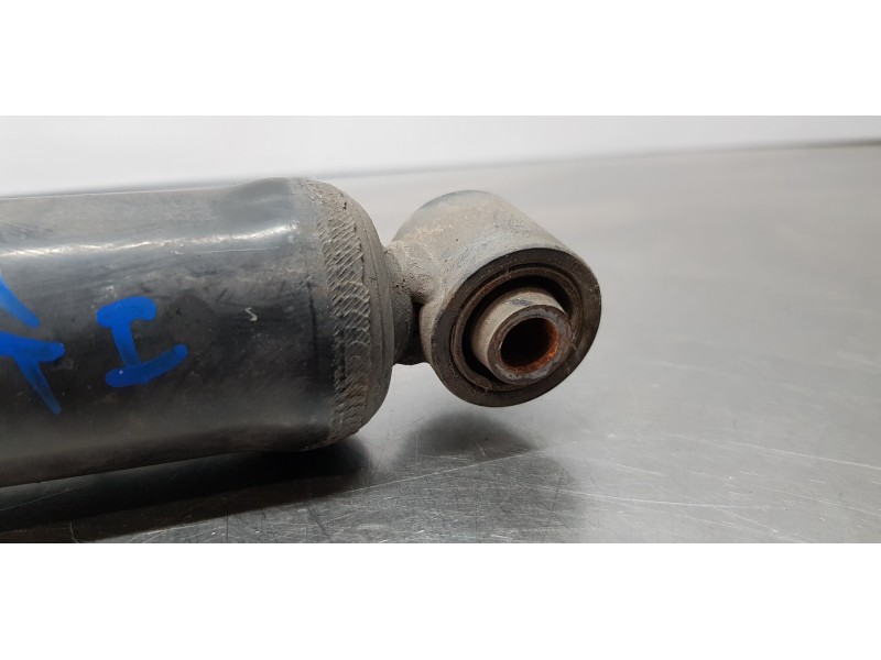 Recambio de amortiguador trasero izquierdo para ssangyong rodius xdi limited referencia OEM IAM 4531021310  