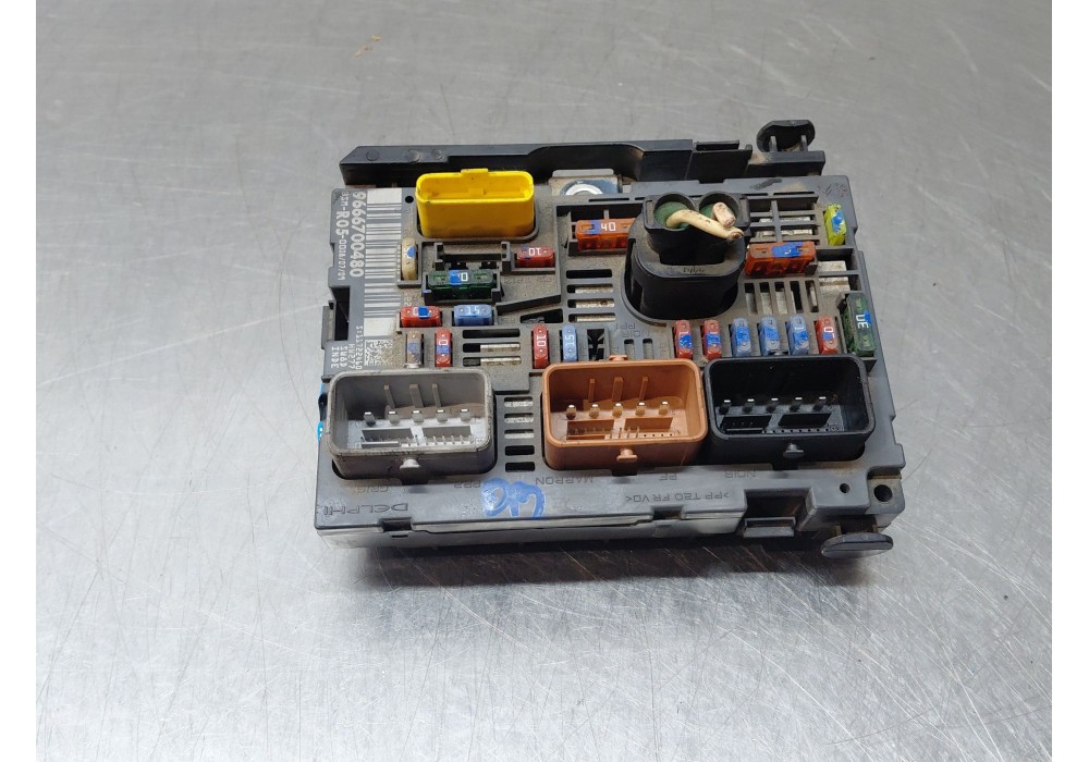 Recambio de caja reles / fusibles para peugeot 308 sw i (4e_, 4h_) 1.6 hdi referencia OEM IAM   