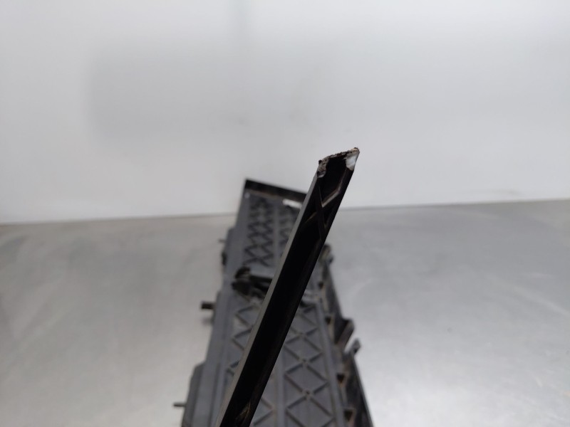 Recambio de rejilla delantera para jaguar e-pace (x540) 2.0 d150 awd referencia OEM IAM   