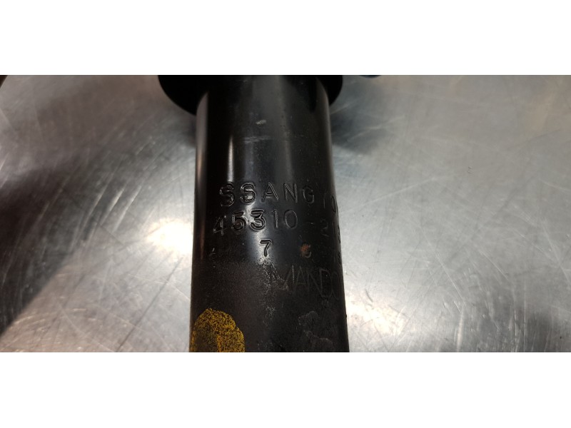 Recambio de amortiguador trasero izquierdo para ssangyong rodius xdi limited referencia OEM IAM 4531021310  