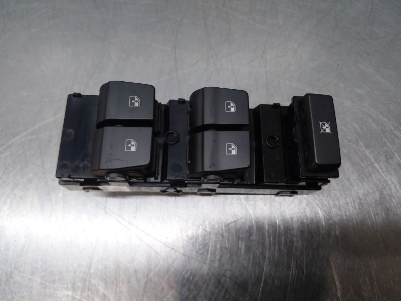 Recambio de mando elevalunas delantero izquierdo para hyundai i30 (pd) style referencia OEM IAM   