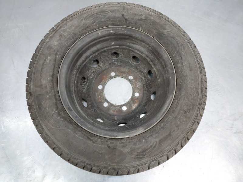 Recambio de neumatico repuesto para nissan nt400 cabstar (f24m) 28.12, 32.12, 35.12 (f91an) referencia OEM IAM   