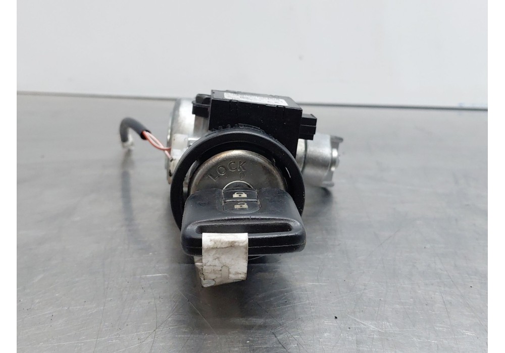 Recambio de antirrobo para nissan nt400 cabstar (f24m) 28.12, 32.12, 35.12 (f91an) referencia OEM IAM 48700MB425  