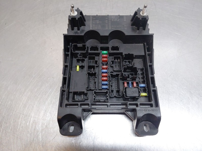 Recambio de caja reles / fusibles para nissan nt400 cabstar (f24m) 28.12, 32.12, 35.12 (f91an) referencia OEM IAM 284B6LC40A  