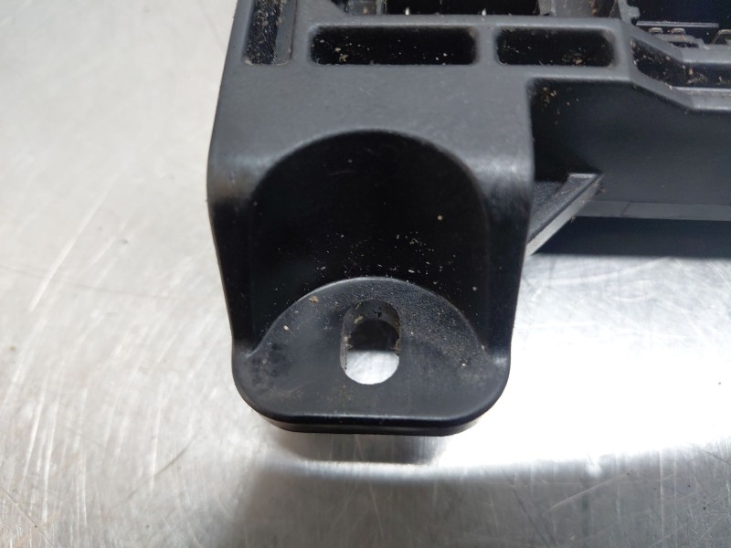 Recambio de caja reles / fusibles para nissan nt400 cabstar (f24m) 28.12, 32.12, 35.12 (f91an) referencia OEM IAM 284B6LC40A  