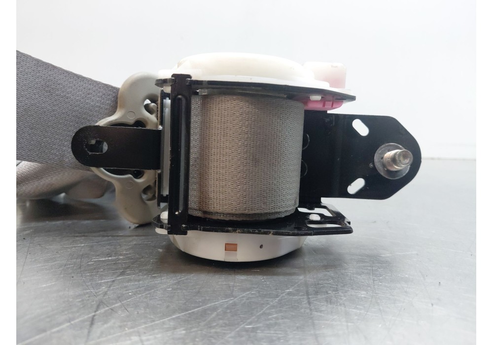 Recambio de cinturon seguridad delantero derecho para nissan nt400 cabstar (f24m) 28.12, 32.12, 35.12 (f91an) referencia OEM IAM