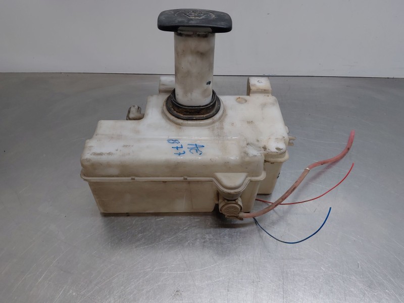 Recambio de deposito limpia para nissan nt400 cabstar (f24m) 28.12, 32.12, 35.12 (f91an) referencia OEM IAM 28910LC60A  