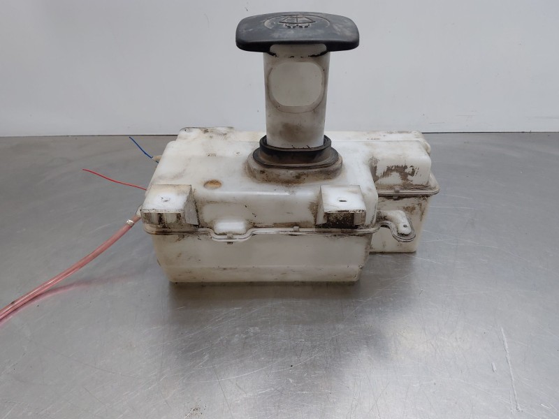 Recambio de deposito limpia para nissan nt400 cabstar (f24m) 28.12, 32.12, 35.12 (f91an) referencia OEM IAM 28910LC60A  