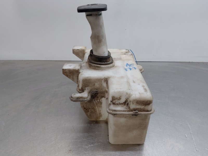 Recambio de deposito limpia para nissan nt400 cabstar (f24m) 28.12, 32.12, 35.12 (f91an) referencia OEM IAM 28910LC60A  