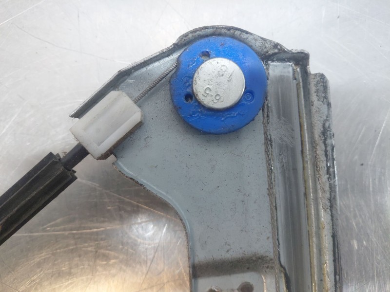 Recambio de elevalunas delantero derecho para nissan nt400 cabstar (f24m) 28.12, 32.12, 35.12 (f91an) referencia OEM IAM 80720MA