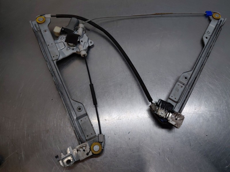 Recambio de elevalunas delantero izquierdo para nissan nt400 cabstar (f24m) 28.12, 32.12, 35.12 (f91an) referencia OEM IAM 80721