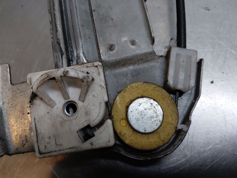 Recambio de elevalunas delantero izquierdo para nissan nt400 cabstar (f24m) 28.12, 32.12, 35.12 (f91an) referencia OEM IAM 80721