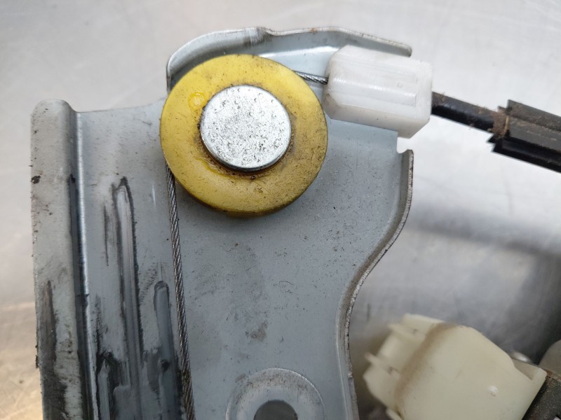 Recambio de elevalunas delantero izquierdo para nissan nt400 cabstar (f24m) 28.12, 32.12, 35.12 (f91an) referencia OEM IAM 80721