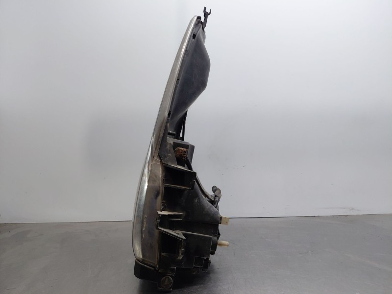 Recambio de faro derecho para nissan nt400 cabstar (f24m) 28.12, 32.12, 35.12 (f91an) referencia OEM IAM 26010LC60A  