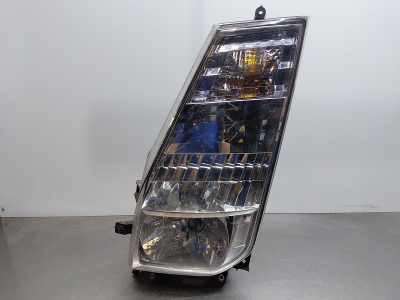 Recambio de faro izquierdo para nissan nt400 cabstar (f24m) 28.12, 32.12, 35.12 (f91an) referencia OEM IAM 26060LC60A  