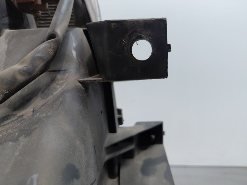 Recambio de faro izquierdo para nissan nt400 cabstar (f24m) 28.12, 32.12, 35.12 (f91an) referencia OEM IAM 26060LC60A  