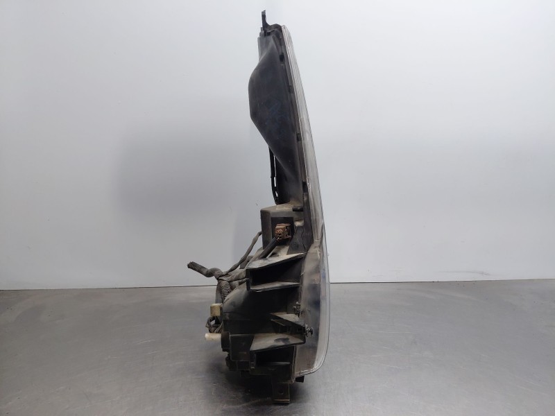 Recambio de faro izquierdo para nissan nt400 cabstar (f24m) 28.12, 32.12, 35.12 (f91an) referencia OEM IAM 26060LC60A  
