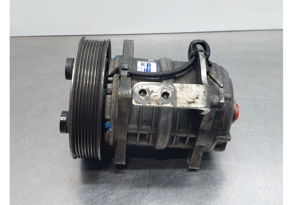 Recambio de compresor aire acondicionado para nissan nt400 cabstar (f24m) 28.12, 32.12, 35.12 (f91an) referencia OEM IAM 926004X