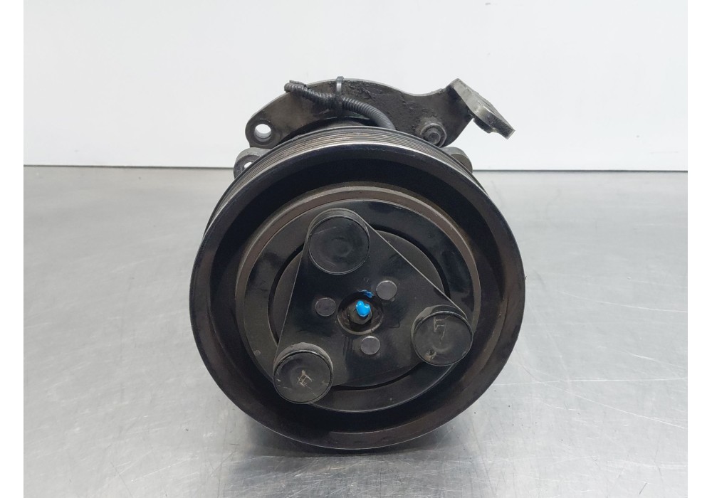 Recambio de compresor aire acondicionado para nissan nt400 cabstar (f24m) 28.12, 32.12, 35.12 (f91an) referencia OEM IAM 926004X