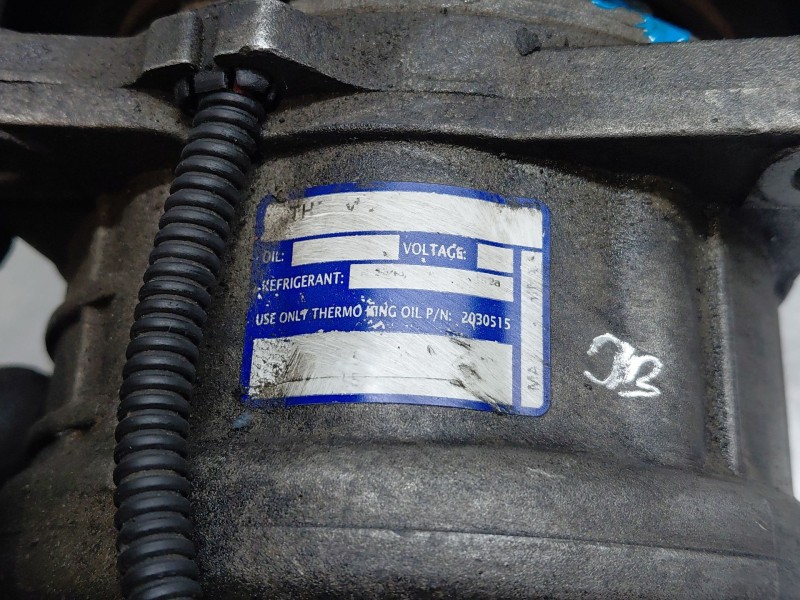 Recambio de compresor aire acondicionado para nissan nt400 cabstar (f24m) 28.12, 32.12, 35.12 (f91an) referencia OEM IAM 926004X