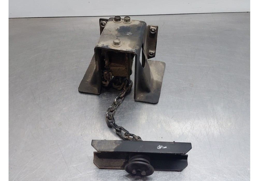Recambio de soporte rueda repuesto para nissan nt400 cabstar (f24m) 28.12, 32.12, 35.12 (f91an) referencia OEM IAM 57210MD00B  