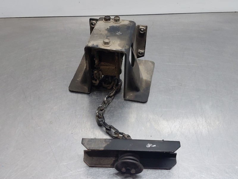 Recambio de soporte rueda repuesto para nissan nt400 cabstar (f24m) 28.12, 32.12, 35.12 (f91an) referencia OEM IAM 57210MD00B  
