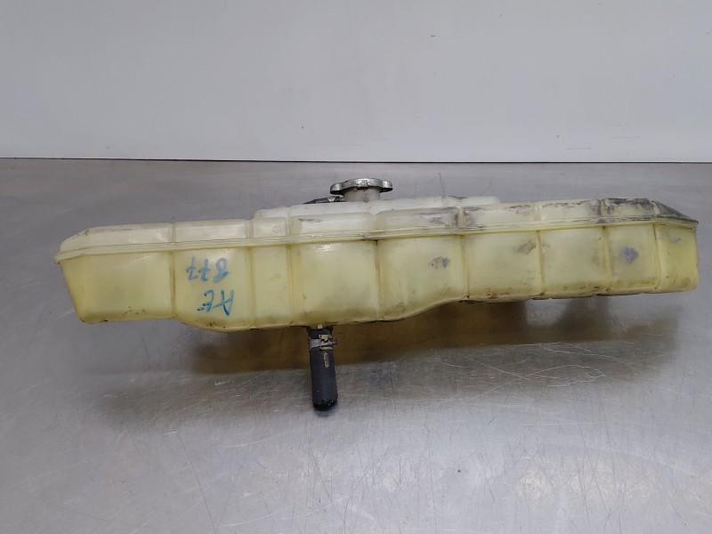 Recambio de deposito expansion para nissan nt400 cabstar (f24m) 28.12, 32.12, 35.12 (f91an) referencia OEM IAM 21710MB40C  