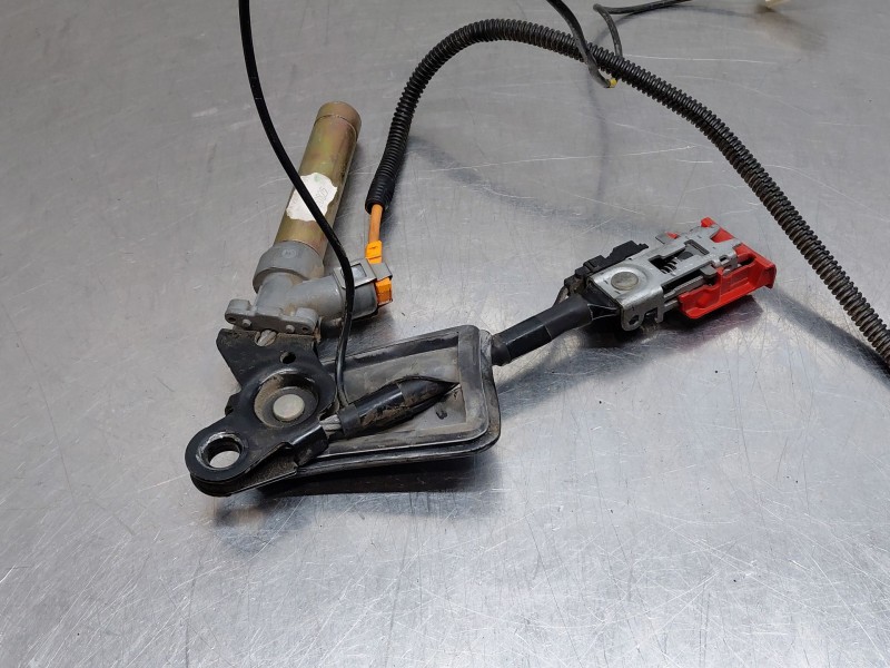 Recambio de pretensor airbag izquierdo para peugeot partner monospace (5_, g_) 2.0 hdi referencia OEM IAM   