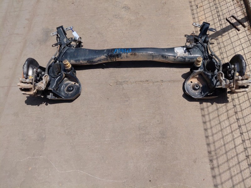 Recambio de puente trasero para peugeot 308 acces referencia OEM IAM 1616785480  