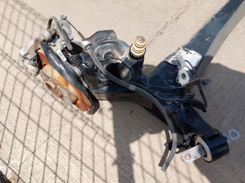 Recambio de puente trasero para peugeot 308 acces referencia OEM IAM 1616785480  