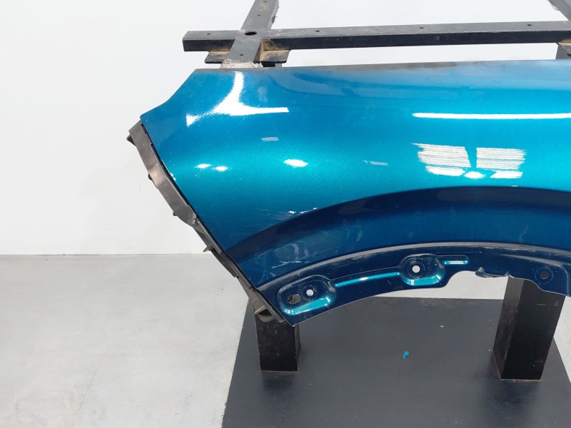 Recambio de aleta delantera izquierda para peugeot 3008 hybrid 3008 referencia OEM IAM 9839494380  