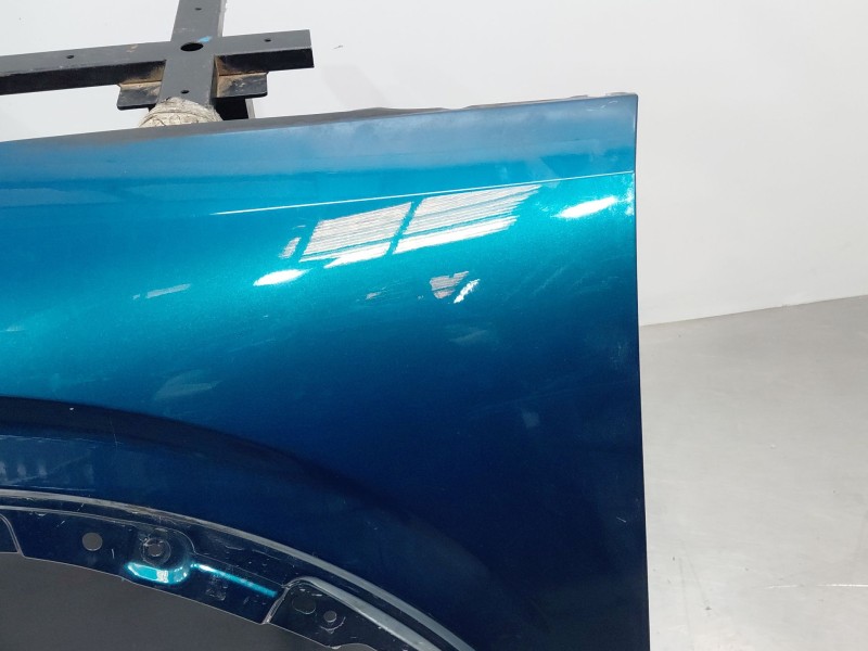 Recambio de aleta delantera izquierda para peugeot 3008 hybrid 3008 referencia OEM IAM 9839494380  